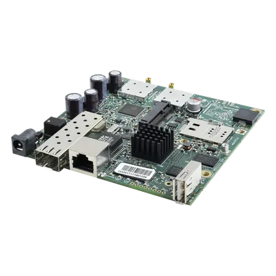 Router Inalámbrico / Wi-Fi 5 802.11ac / 867 Mbps / 1 Puerto Gigabit / SFP / CPU 720 MHz / MiniPCIe 3G/4G / RouterOS L4