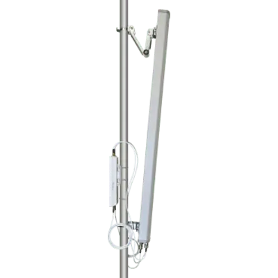 Antena Sectorial Dual-Band 14 dBi / Frecuencia 2400-2500 MHz y 5150-5850 MHz / Ganancia 14.5 dBi y 14.3 dBi / Polarización ±45° / Ancho de Haz Horizontal 110° / Ancho de Haz Vertical 9° / Conectores 4 x N-Female / Montaje en Post