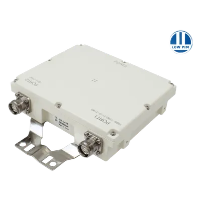 Filtro Diplexer AWS/PCS / Bandas AWS-1 1695-1780 MHz y AWS-3 2110-2180 MHz / Banda PCS 1850-2000 MHz / 250W CW por Entrada / Baja Pérdida <0.3 dB / Aislamiento >50 dB / IP67 / Low PIM Garantizado / Conectores 4.3-10