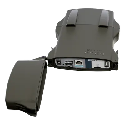 Radio exterior MikroTik NetMetal ax con Wi-Fi 6 y conexión SFP+