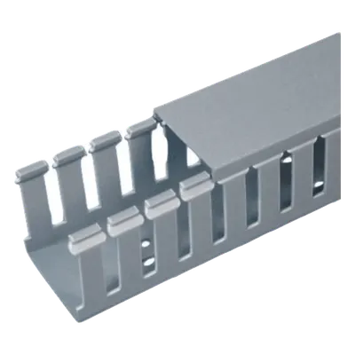 Canaleta Ranurada de PVC con Tapa / Tipo F / 32 mm Ancho / 101.6 mm Alto / 2 m Largo (6.56 ft) / Gris
