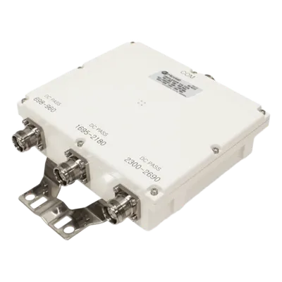Triplexor / 3 Canales / 250W / -161 dBc PIM / 4.3-10 IP67 / LTE-700+SMR 800+GSM-850 / PCS+AWS+WCS+BRS