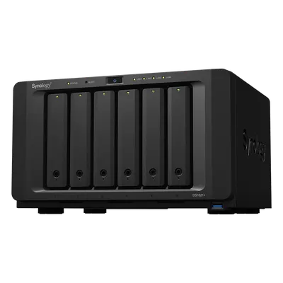 NAS de 6 Bahías / Procesador AMD Ryzen V1500B 4 Núcleos 2.2 GHz / 4 GB DDR4 ECC Expandible a 32 GB / Puerto 10GbE RJ-45 / Expansión a 16 Bahías / 2 Ranuras M.2 NVMe / RAID Híbrido