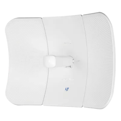 Cliente PtMP LTU™ Long Range, 5 GHz (4.8 - 6-2 GHz) con antena integrada de 26 dBi