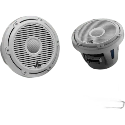 Par de Bocinas Náuticas Coaxiales / 8.8 in (224 mm) / Rejilla Clásica Blanca / 125 W RMS / 4 Ω / 38 Hz - 20 kHz / Sensibilidad 90.5 dB / Tweeter de Cúpula de Seda 32 mm (1.25 in) / Cono de Polipropileno con Mica / Sin Iluminación LED