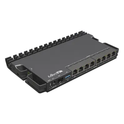 Router / 8 Puertos PoE In/Out / 2.5GbE / 10G SFP+ / 1U Rack / 130W PoE Total