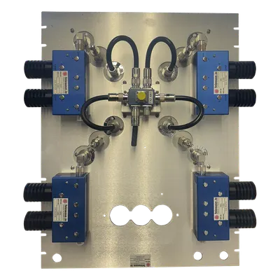 Combinador de Cavidades para Rack 19" / 400-512 MHz / 4 Canales / 8" Diámetro / 250 kHz / 100/150 W / N Hembras / 17.5 x 19 x 26" / 42.1 lb