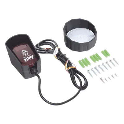 Fotocelda Reflectiva / Alcance 10 m (33 ft) / 12-30 VDC / Contactos NC-NO / Montaje Vertical