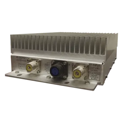 Amplificador Vehicular / 136-174 MHz / Entrada 10-20W / Salida 100W / 18A / Conectores UHF Hembras