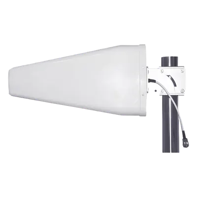 Antena direccional EPCOM CR-DLP072711 para redes 5G, 4G y 3G