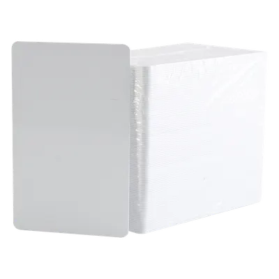 Tarjetas PVC / CR80 / 30 mil / 500 Piezas / 5.40 x 8.57 cm / Impresión de Alta Definición / Sin Tecnología