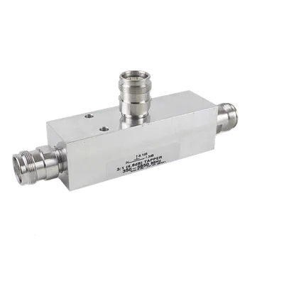 Separador de Potencia / 15 dB (30:1) / 350-5930 MHz / 500W Promedio / PIM -161 dBc / Conectores 4.3-10 IP67 / 380 g