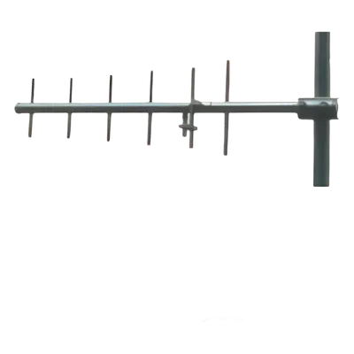 Antena Yagi Direccional / 6 Elementos / 450-470 MHz / 10 dB Ganancia / 300 W / 161 km/h Resistencia Viento