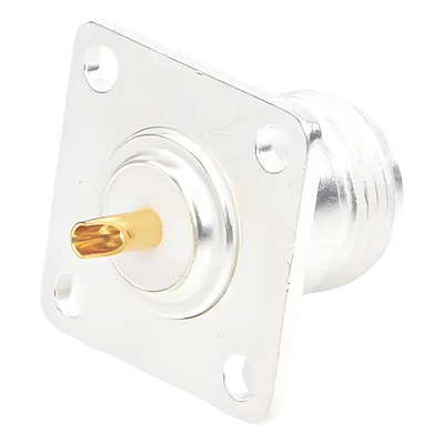 Conector RF N Hembra / Montaje Frontal en Panel / 4 Perforaciones 18 mm / Cuerpo Bronce Plateado / Contacto Oro / Aislante Teflón