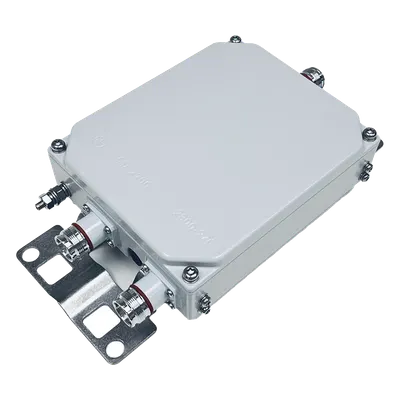 Diplexor / 617-2180 MHz & 2300-2700 MHz / 200 W / -161 dBc PIM / 4.3-10 Hembra / IP67