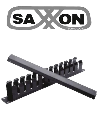 SAXXON SXORGNET24P - Organizador de cables horizontal con tapa para rack de19" / 1U / 24 posiciones / Color Negro /  Tapa y Base Metálica