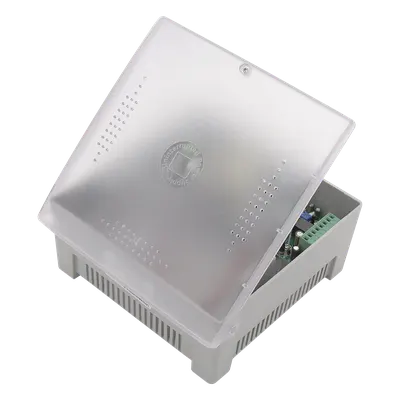 Fuente de poder EPCOM POWERLINE PS12DC4PBK con 4 salidas